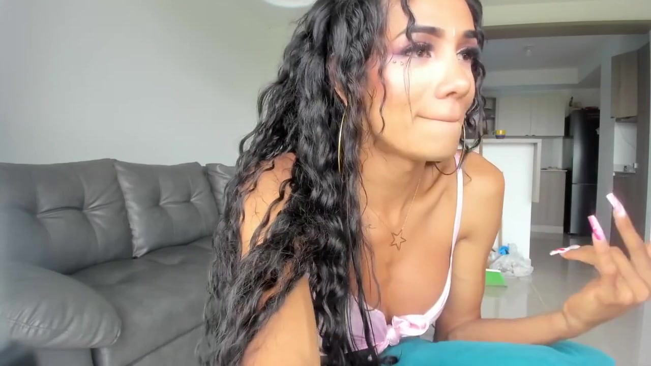 Shemale Tranny Enjoying Solo M