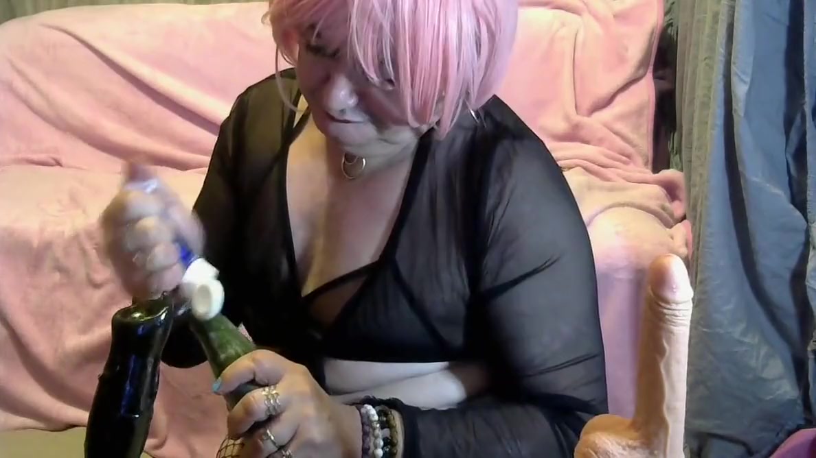 Insertions Pour La Grosse Lope