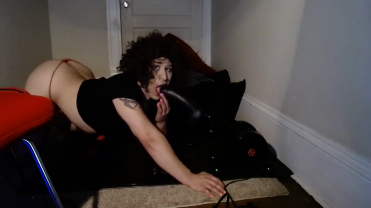 Booty Bumping Sissy Spun Sex Kitten