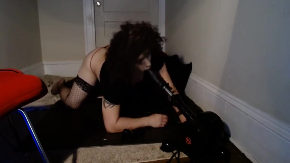 Booty Bumping Sissy Spun Sex Kitten