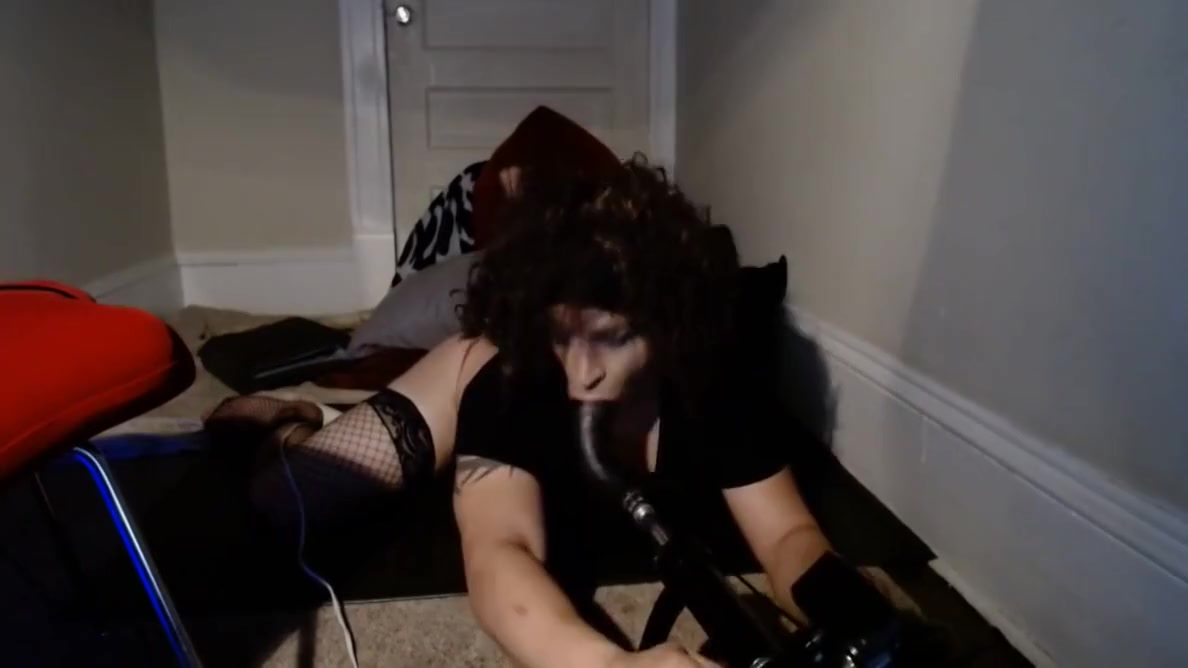 Booty Bumping Sissy Spun Sex Kitten