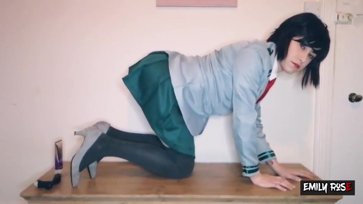 Tgirl Brat Peeing