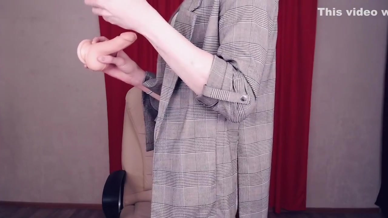 Hot Nonbinary Cam Slut Loves Riding Her Toy Hard For Your Pleasure