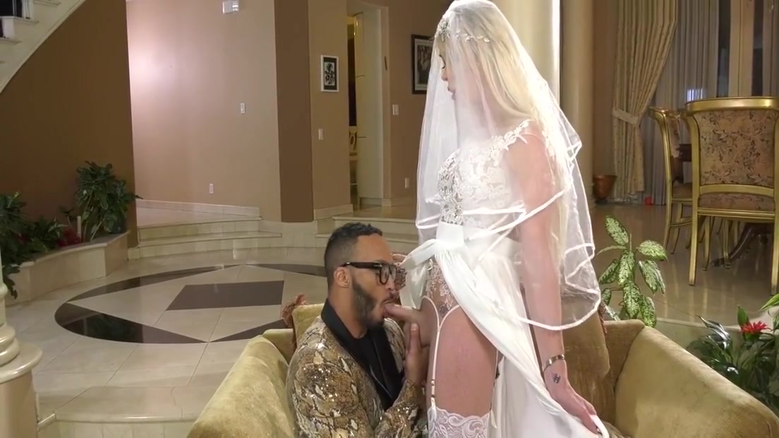 Gorgeous Trans Bride Cheating With Her Ex Lover Bbc