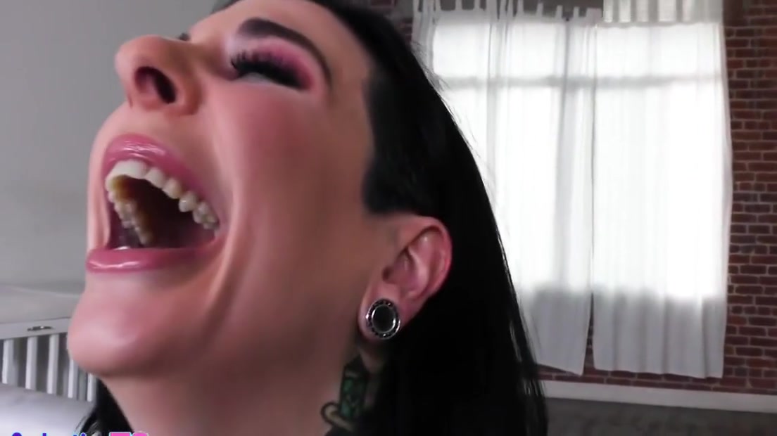 Busty Fishnet Trap Blown By Babe Before Sex
