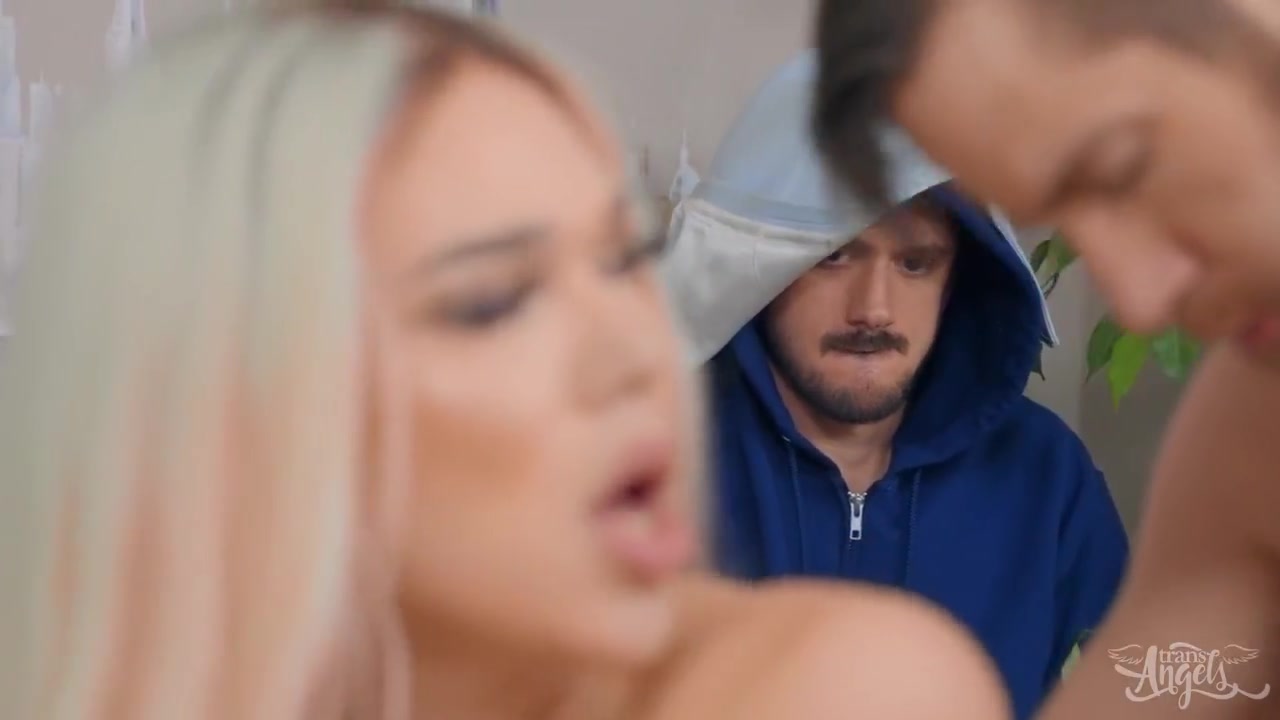 Emma Rose Anal Fucking