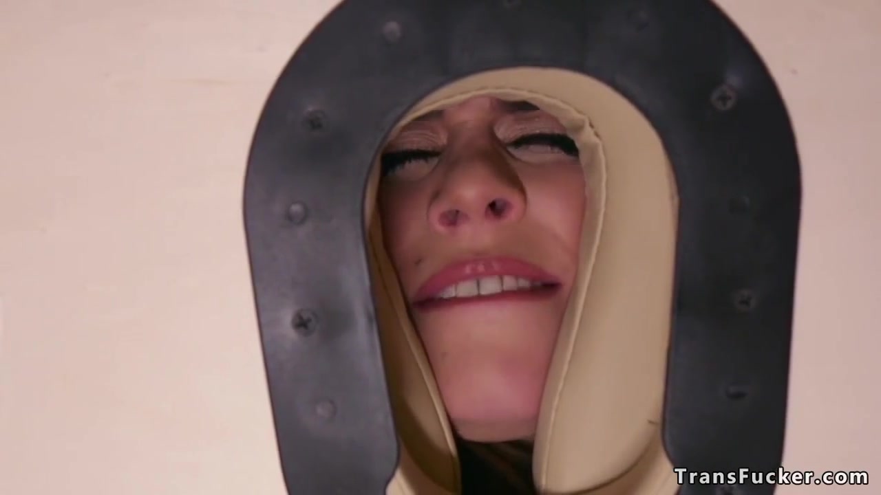 Shemale Masseuse Fucks Feet To Client - Kacie Castle