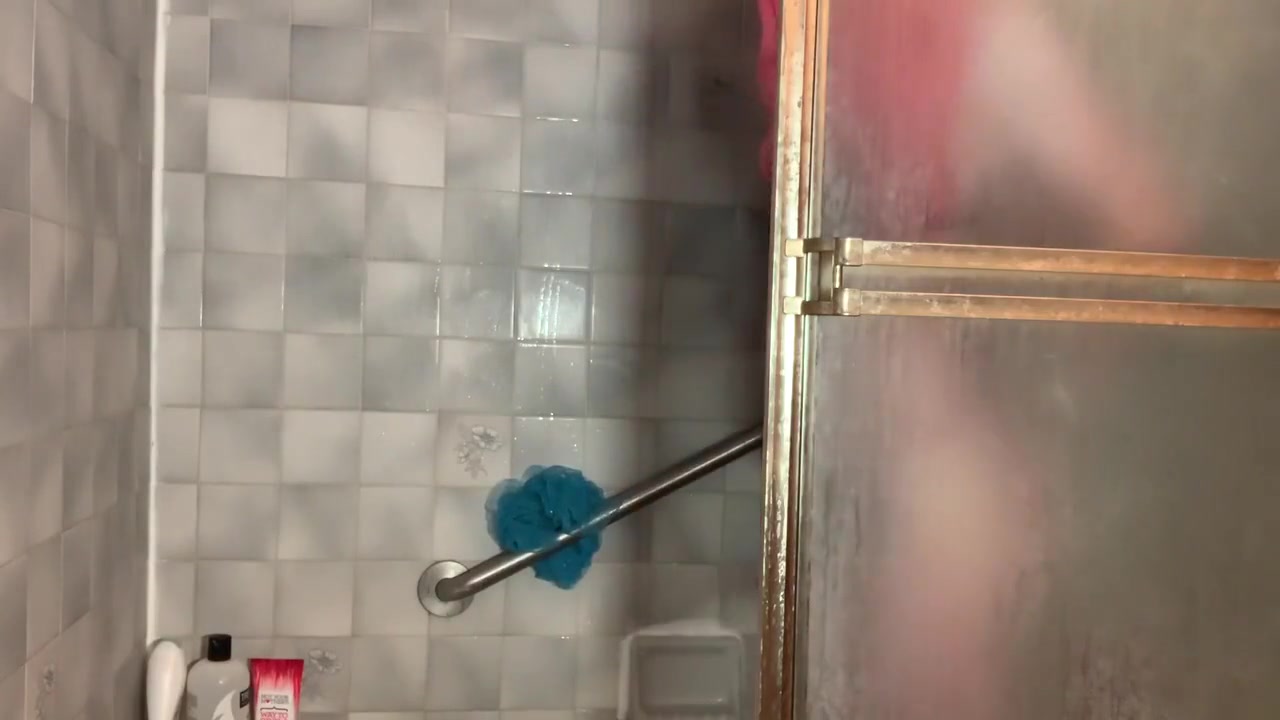 Sissy Pissing Shower Time 2