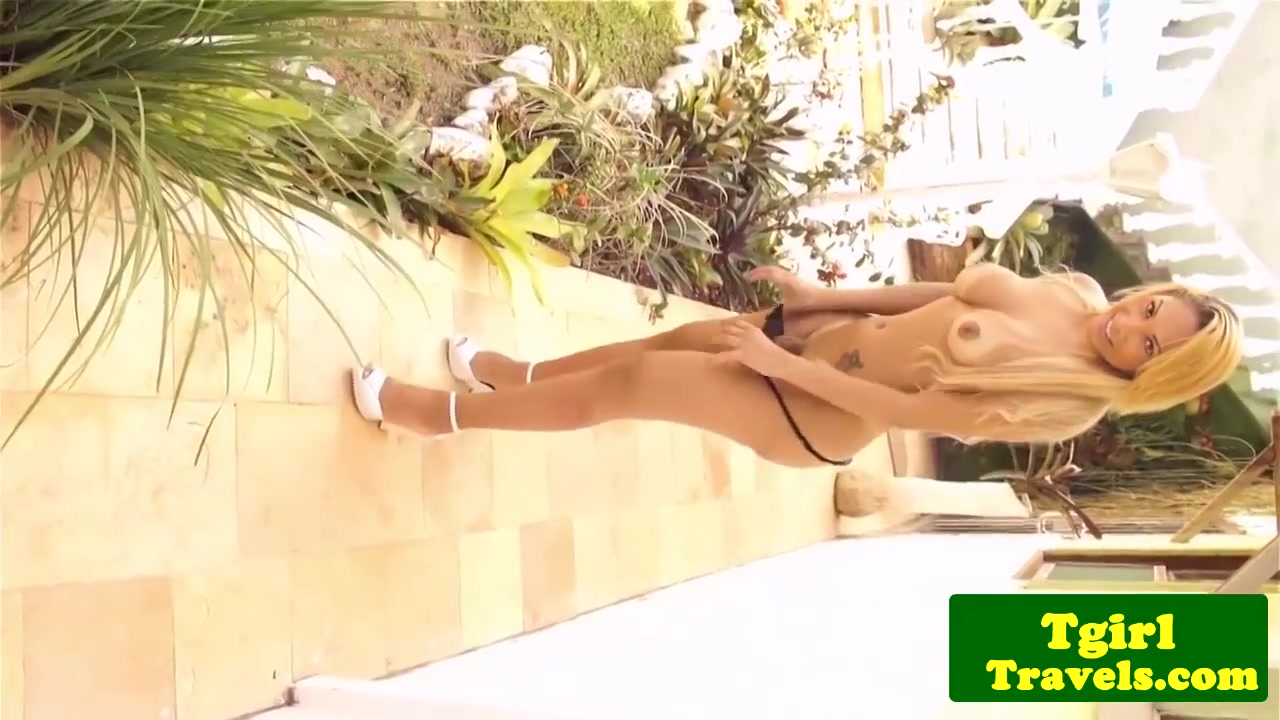 Stefany Brito In Busty Latin Tgirl Outdoor Wank