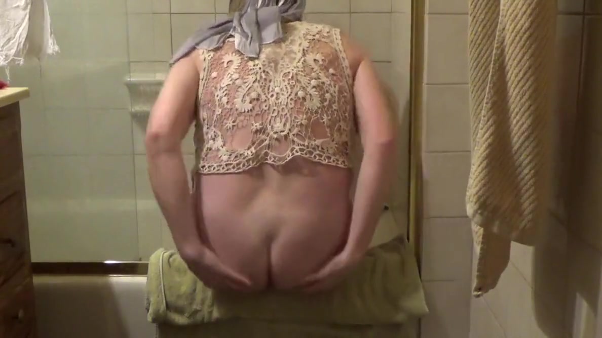 In Bathroom. Lady Sveta. 2021-03-15