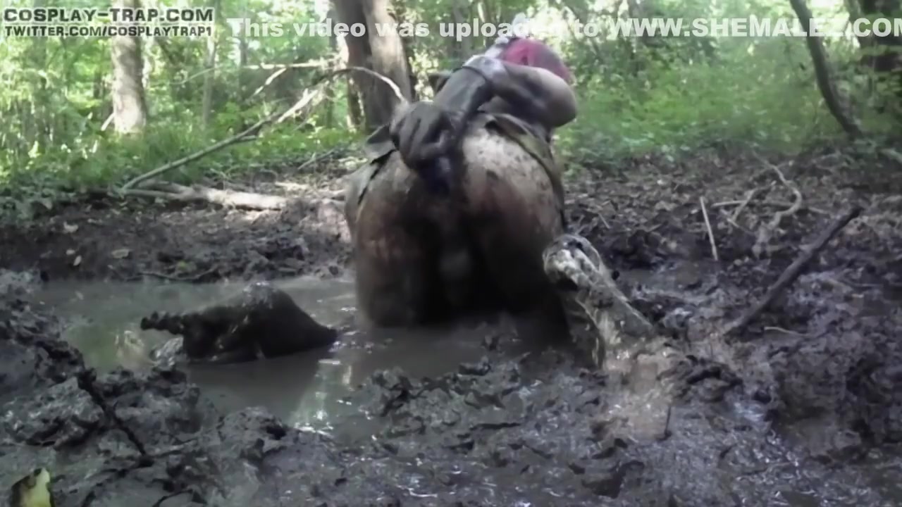 Messy Trap Cosplay Lover Maki Bride Soiling Her Dress And Masturbating In The Mud
