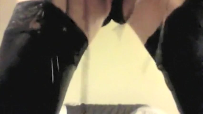 Laurennenl cums in faux leather stockings&lingerie