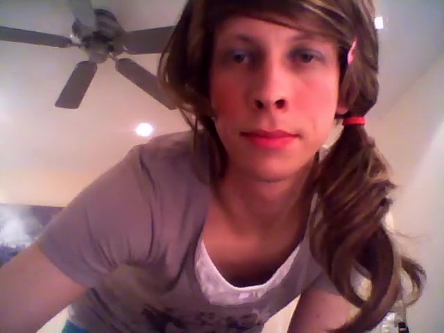 Shemale Pantieska wears sanitary pads