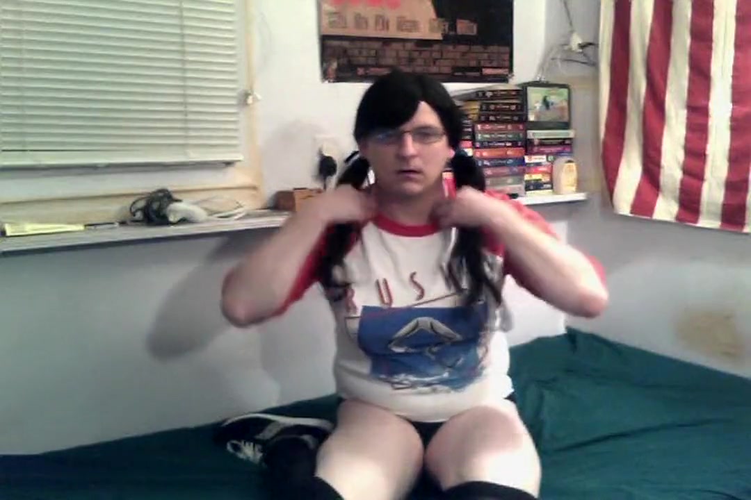 Nerdy Crossdresser Dildo Slut