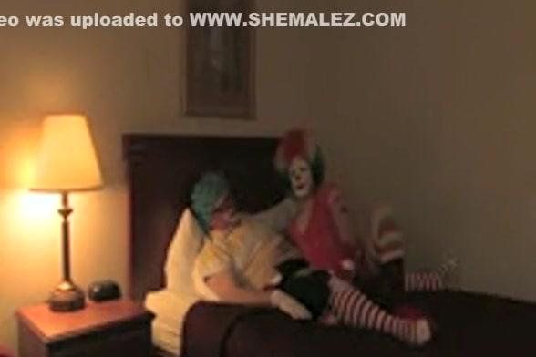 Crossdresser Clown Trixie