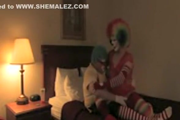 Crossdresser Clown Trixie