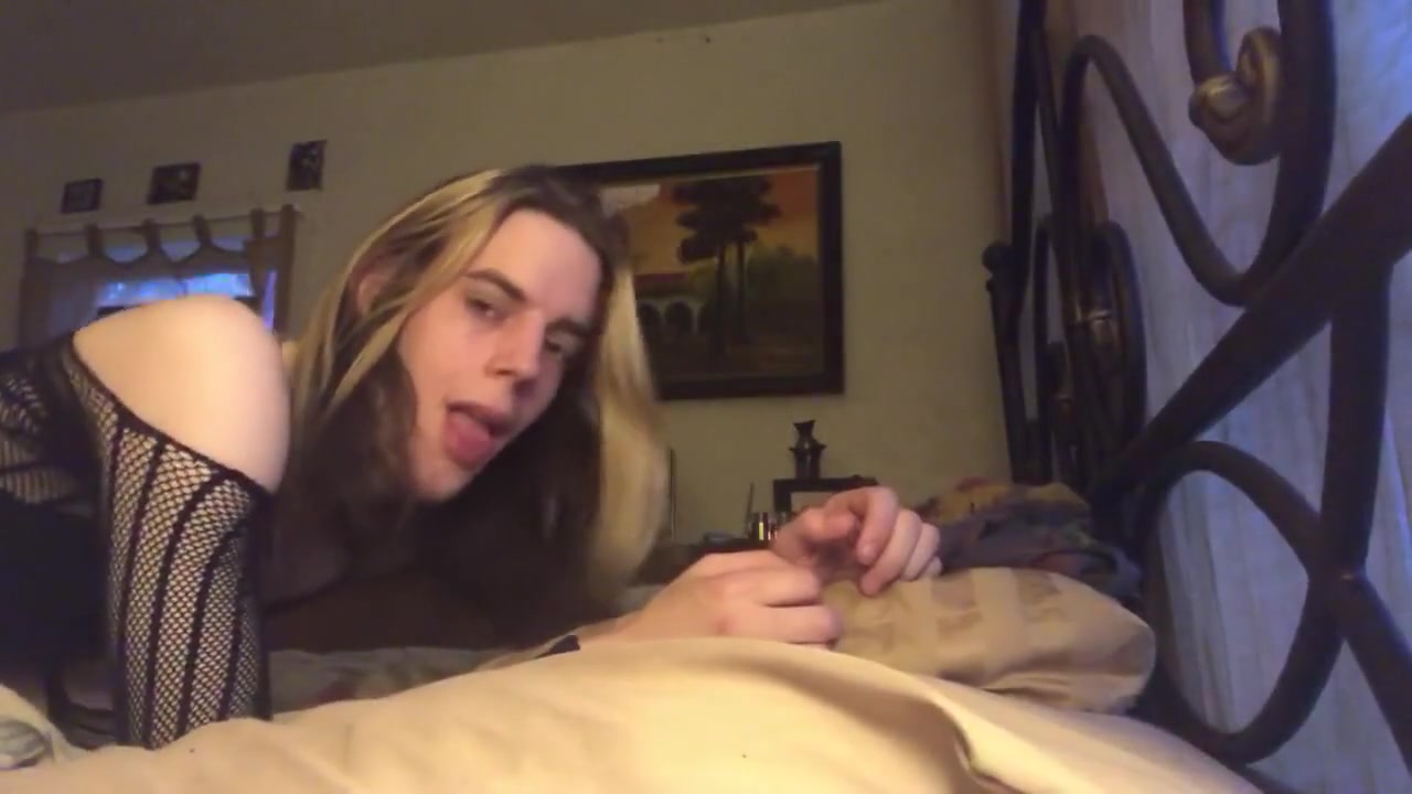 Trans Girl Takes Old Cock