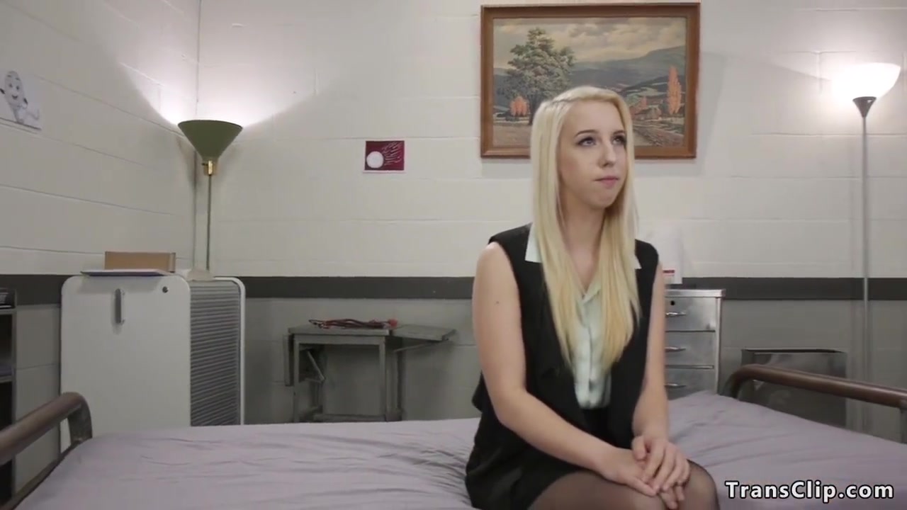 Darcie Belle In Big Male Pole Tranny Doctor Ass Fuck Bangs Blondie