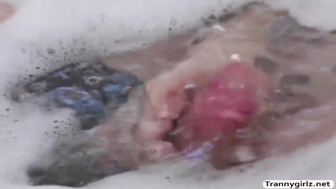 Arousing Tbabe Lena Gets Nailed In The Bathtub