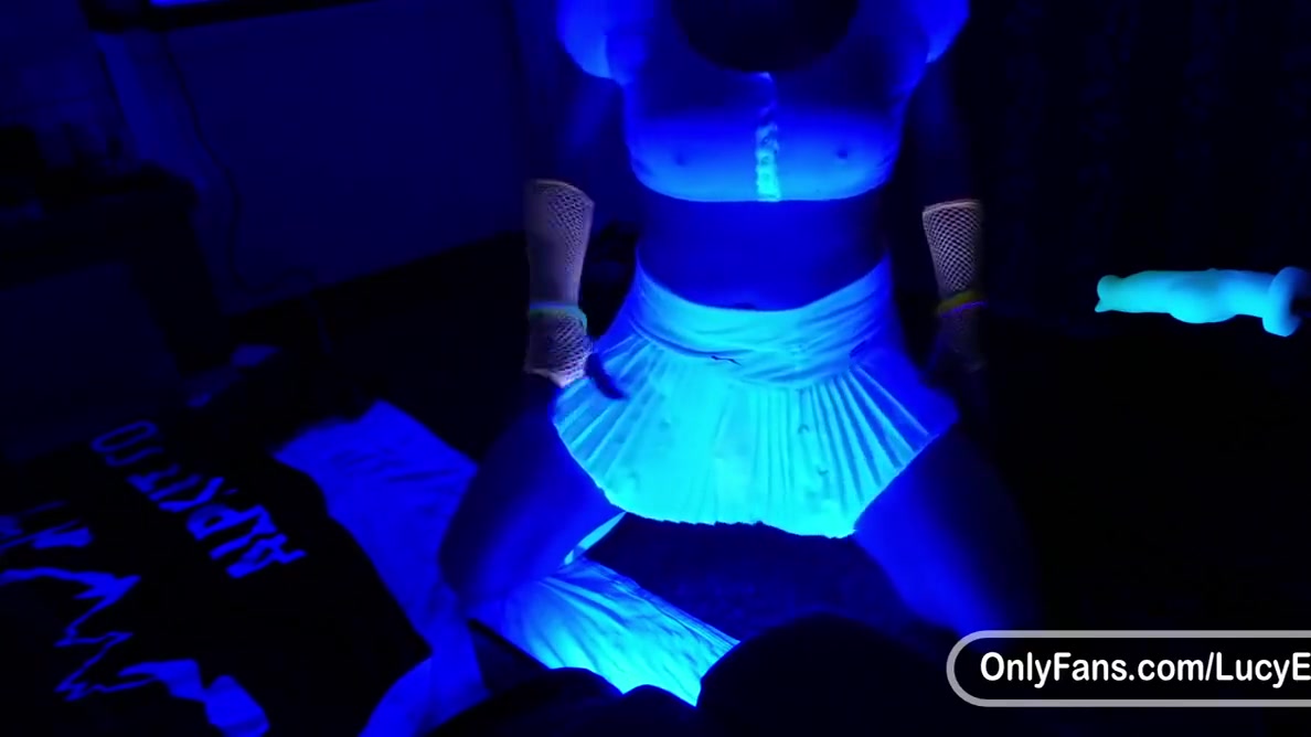 Getting Fucked By Glow In The Dark Alien Knot