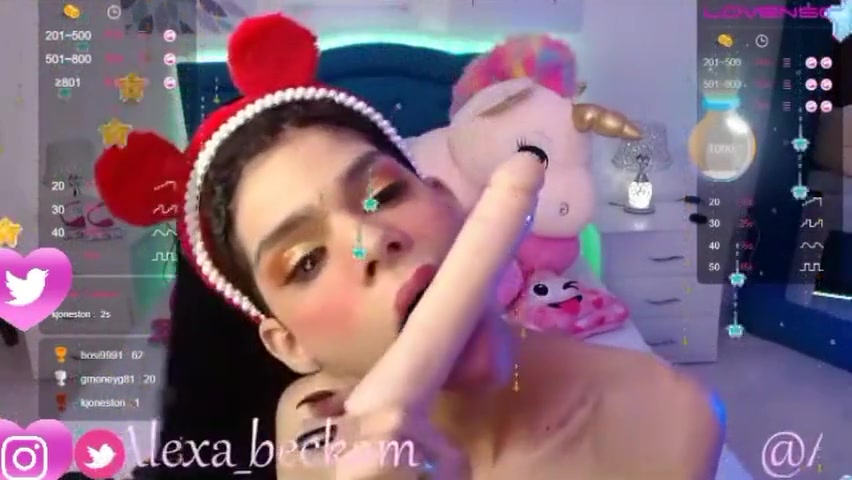 Cute Shemale Deepthroats A Dildo