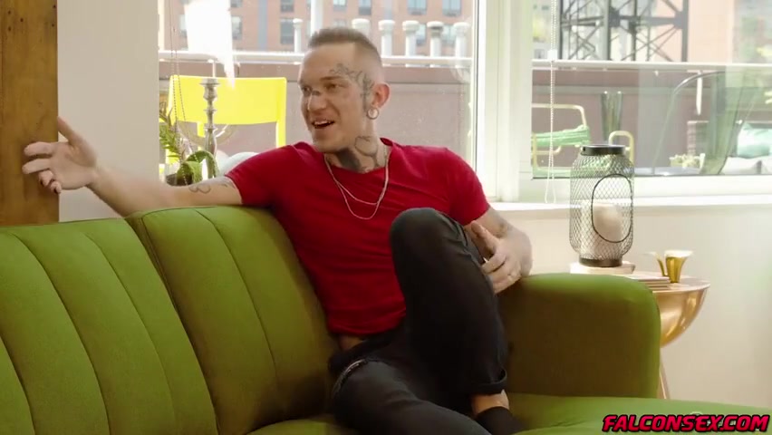 Dexx Giving Transgernder Blowjob