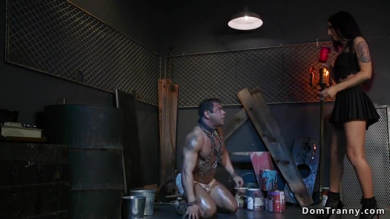 Tranny Ass Sex Fucks Muscled Chained Male