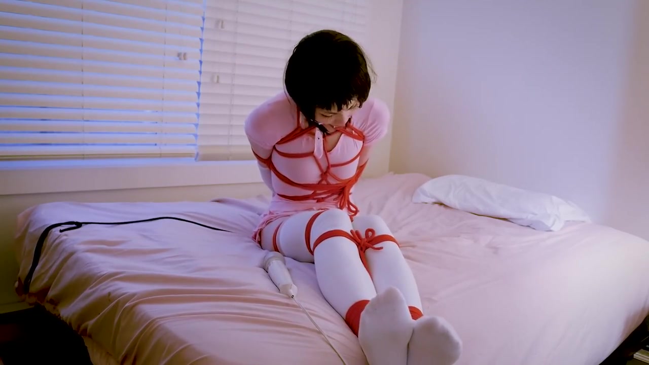 Bondage Gloves & Magic Wand (cd Selfbondage)