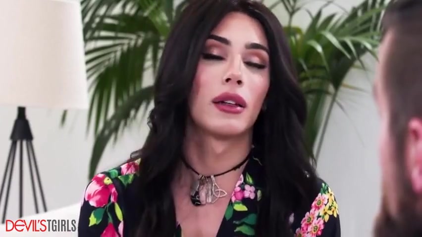 Trans Bangs Her Neighbor To Get Over A Dat With Ariel Demure