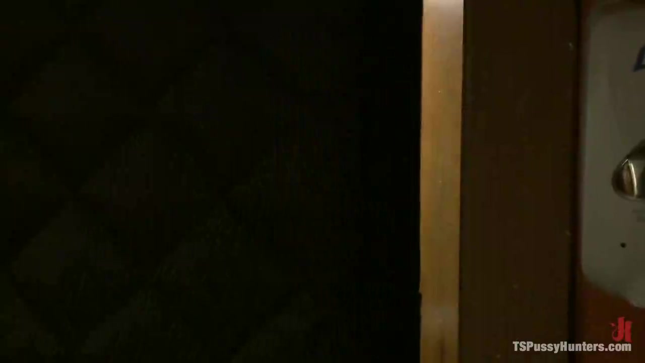 Lighting a Sex Fire with Oil Ass and Tits Foxxy and Bella Rossi Get it ON