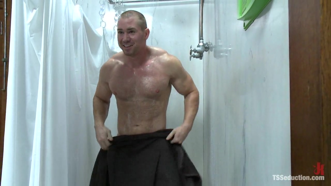 Hot and Nasty Gym Shower Blowjob leads to Fucking Her cock