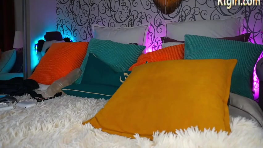 Redhaired Trans Goddess With Blue Eyes And Nice Tits Masturbates On Webcam
