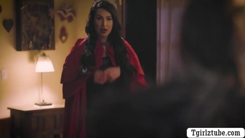 Chanel Santini In Latina Shemale Enjoys Fucking The Pussy Of Princess In Castle
