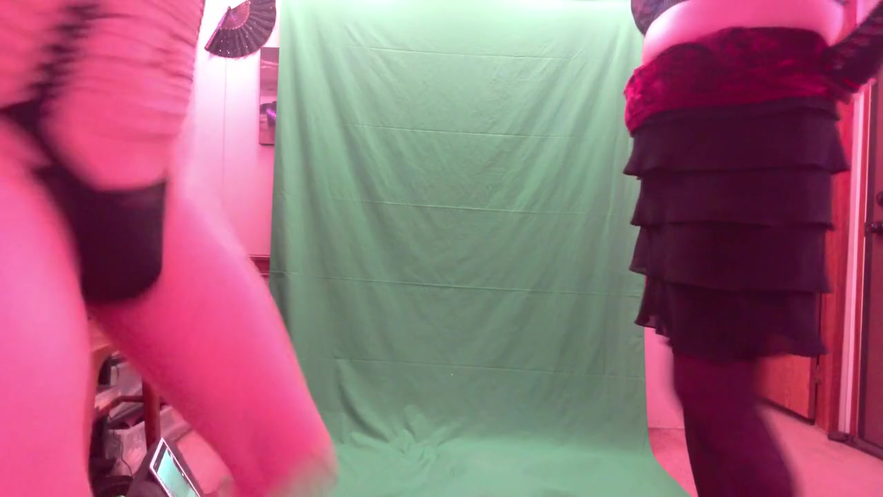 Sinister Step sister Milking Her Dd Tits & Peek In On Mistress Cy Green Screen Modeling Session Xxx 666 23 13