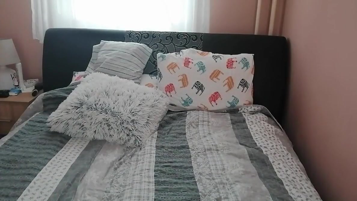 Sissy Niki Is Masturbating Again