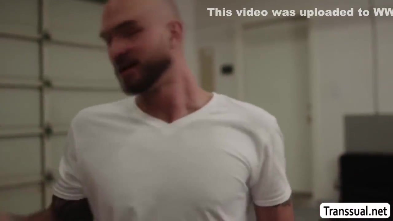 Horny Shemale Get Her Ass Licked And Barebacked