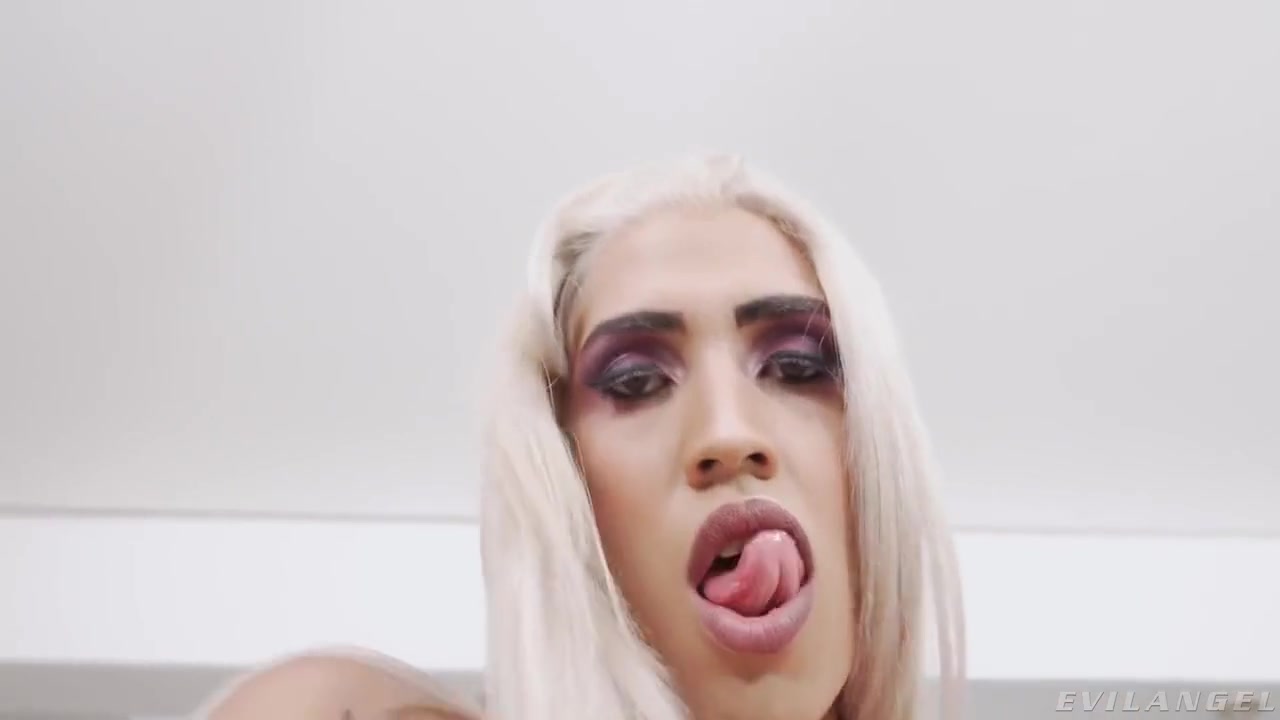 Ts Mariah: Solo Masturbation Show!