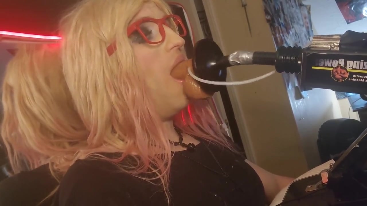 Sissy Receives Facial From Dildo Machine