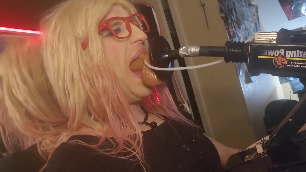 Sissy Receives Facial From Dildo Machine