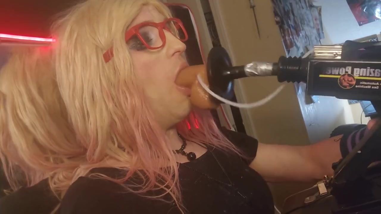 Sissy Receives Facial From Dildo Machine