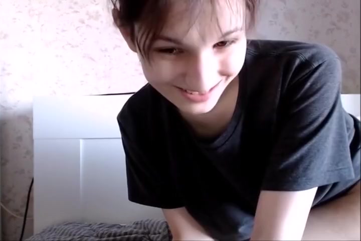 Guy Wathcing A teen 18+ Shemale Jerking Off