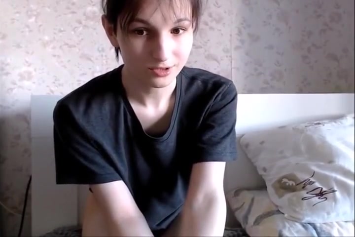 Guy Wathcing A teen 18+ Shemale Jerking Off