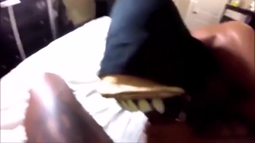 Ebony Ts Uses Her Date As A Sex Puppet