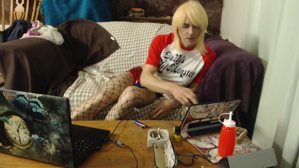 Crossdresser solo