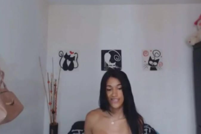 Hot tranny with delicious round ass and tits