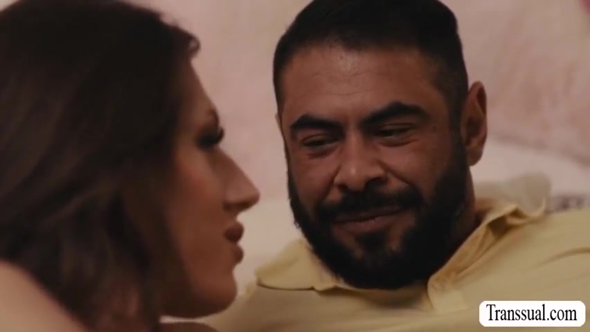Jade Venus In Trans Stepdaughter Gets Bareback Fucked By Her Own Stepdad