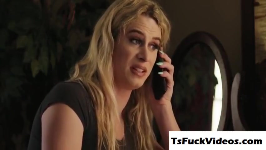 Nikki Vicious - Tranny Beauty Sucks Stepbros Dick