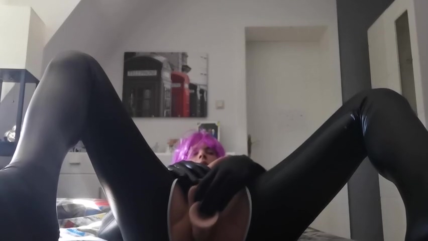 Crossdresser Cumshot