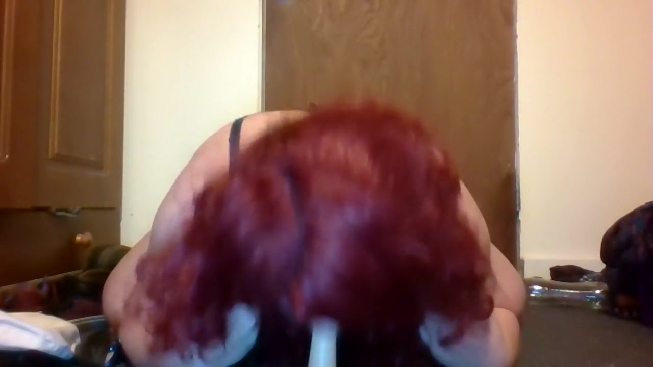 Chubby sissy butt plug play