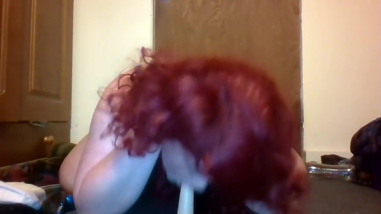 Chubby sissy butt plug play